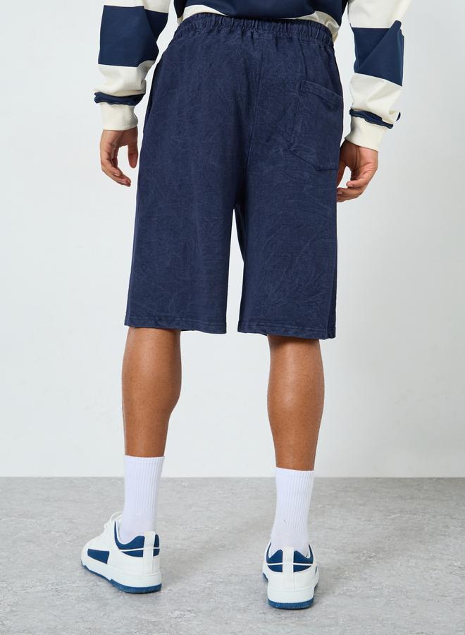 ستايلي شورت بقصة واسعة مع رباط للرجال - Image 3